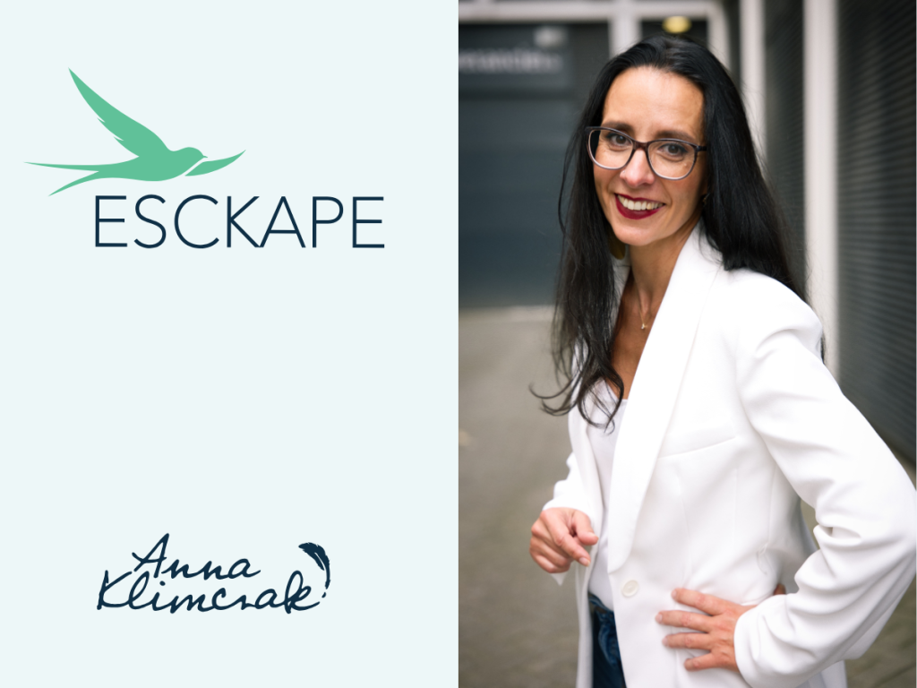 Anna Klimczak uśmiechnięta. Mentorka pomagająca budować autentyczną markę osobistą metodą escKape